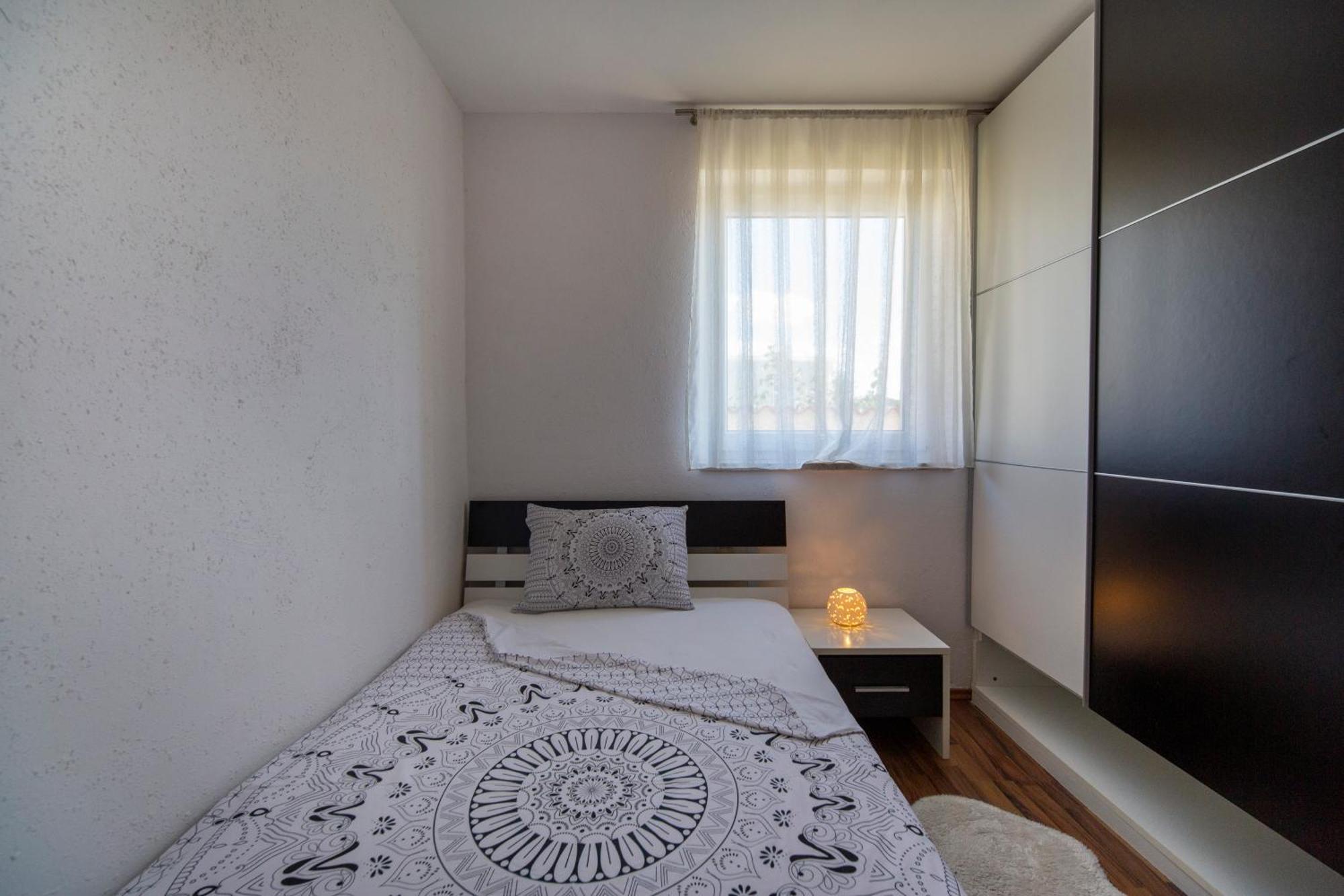 Apartman Viki Stinjan พูลา ภายนอก รูปภาพ